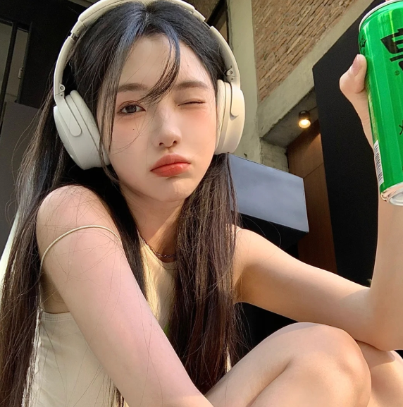 于浪花中忽见盛夏